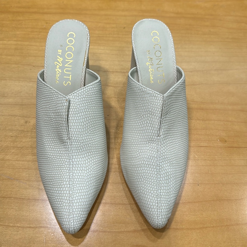 Coconuts by Matisse Night Moves mules, Ivory Snake, Size 9M, Heel height 3.5”
